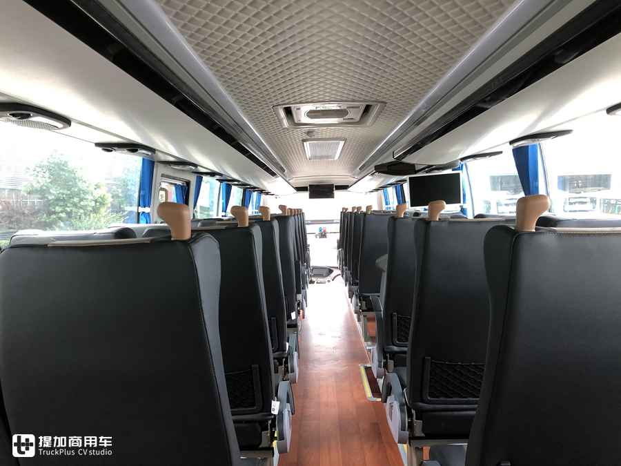 黄金时代已过，长途大巴还高端吗？实拍中通3轴大巴带您好好看看