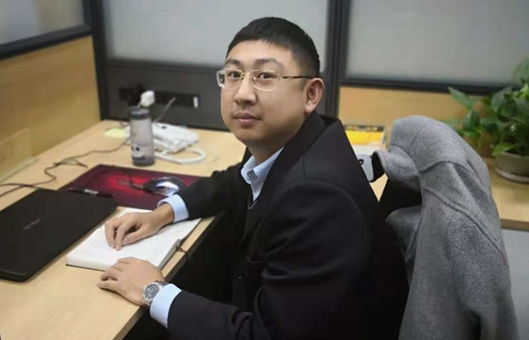 44中学金光太:以身示范、潜移默化总比枯燥的说教更有效