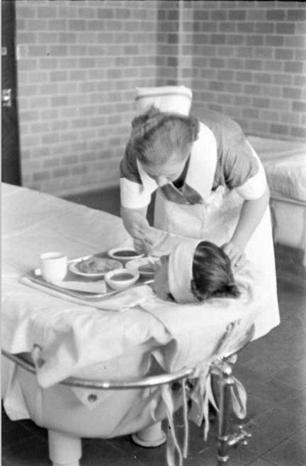 早期精神病院治疗方法图片,以前精神病院治疗图