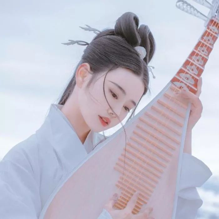 不染世俗的古风女头真人,有意境古风女头真人版