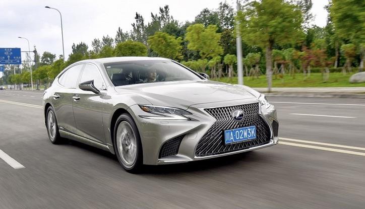 为什么开雷克萨斯,为什么开雷克萨斯的人开车那么慢