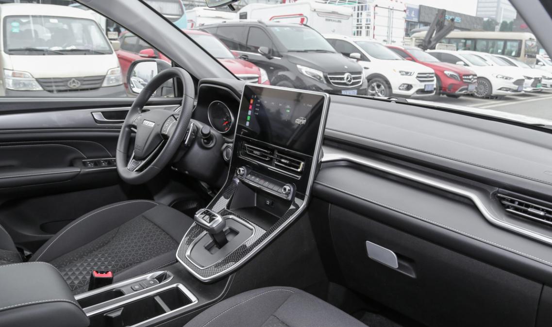 想买车回家过年,买辆哈弗h6过年