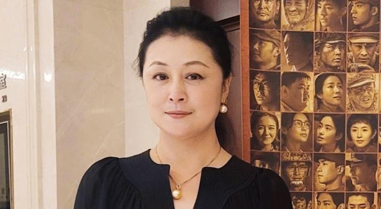 改变于月仙命运的两个人，一名叫马丽娟，一名叫张学松