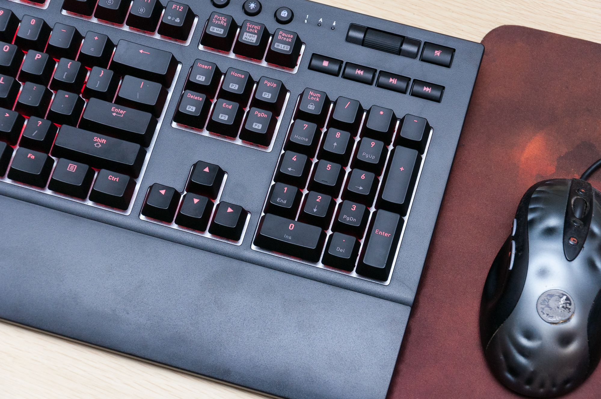 星脉x1银轴键盘开箱,血手光轴机械键盘评测