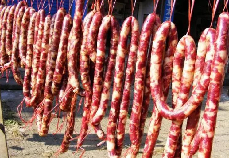 香肠卡喉,香肠哈口了怎么办