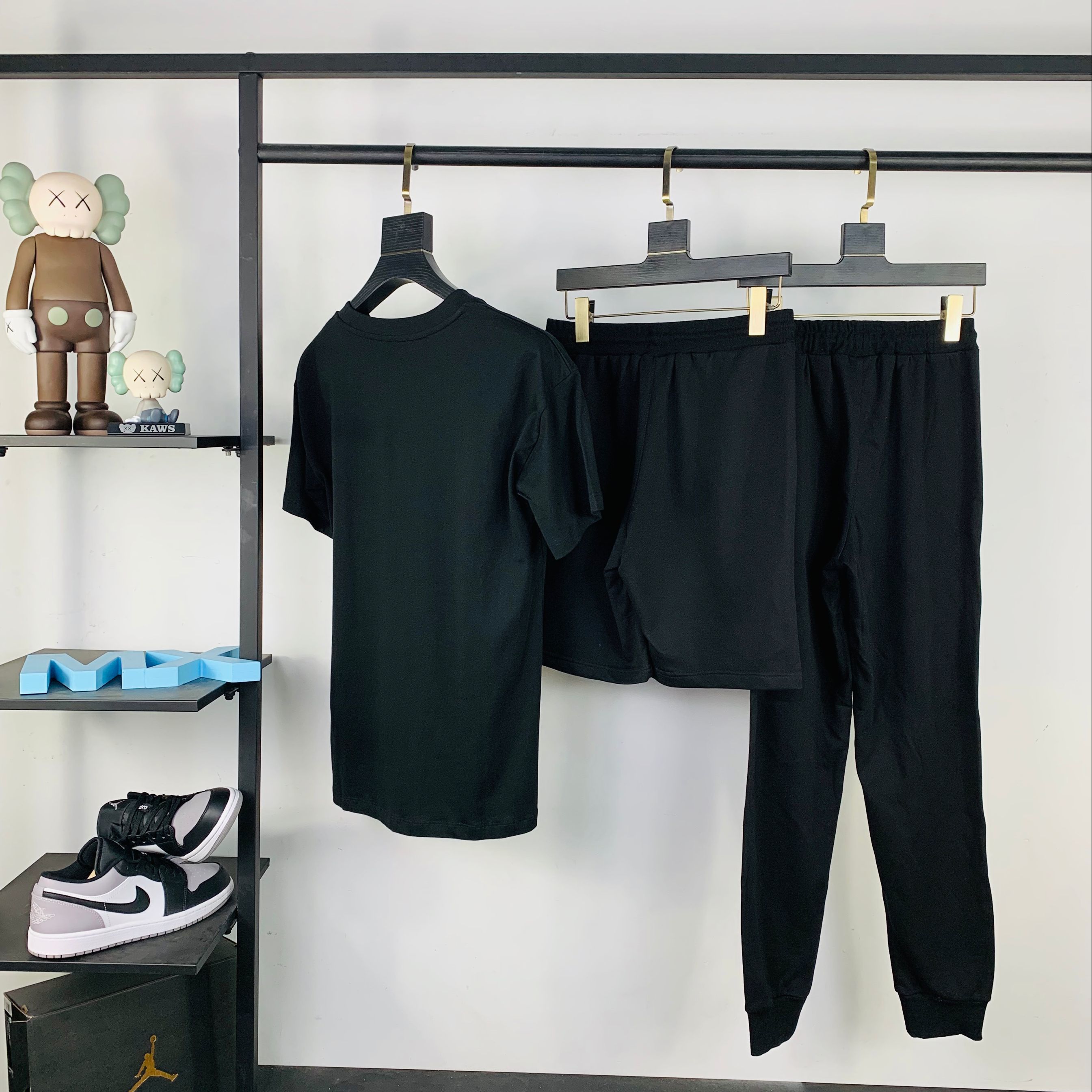 nike破旧老爹鞋,nike复古低帮黑红