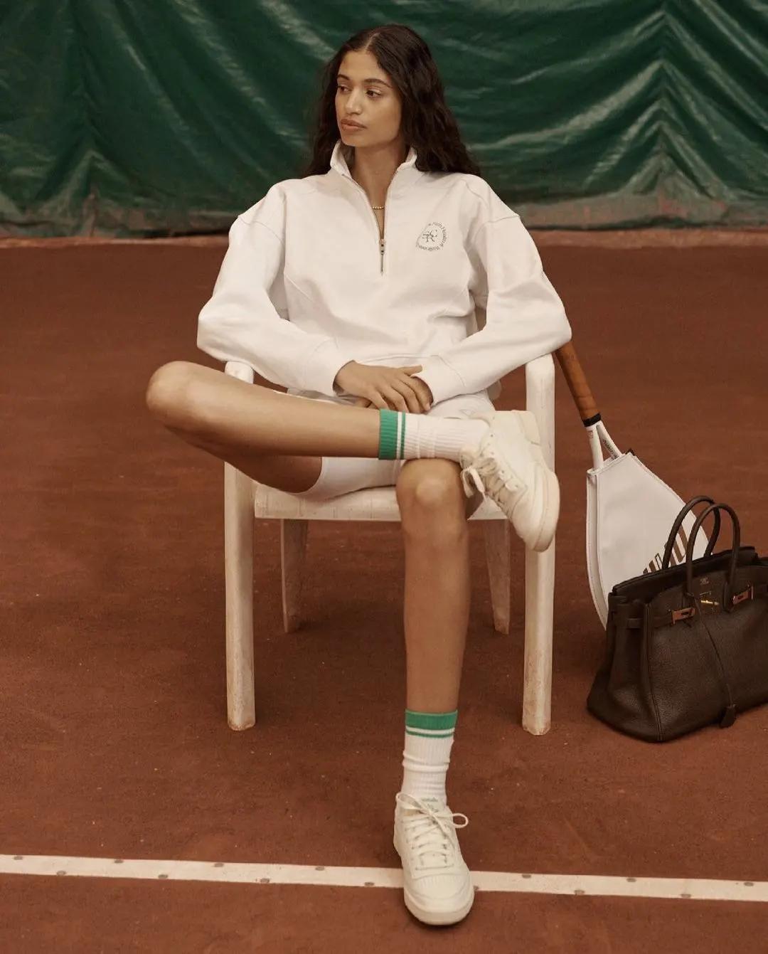 瑜伽服后面的球,瑜伽服后面蝴蝶结