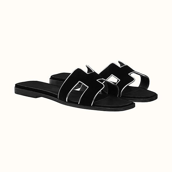 今年最火的4款凉鞋清爽又时髦,今年最流行的凉鞋爆款