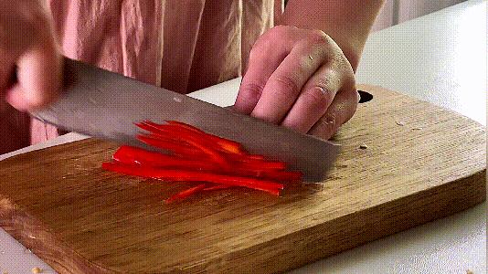 诚意满满的炖一百只鲍鱼招待客人,鲍鱼招待客人的做法