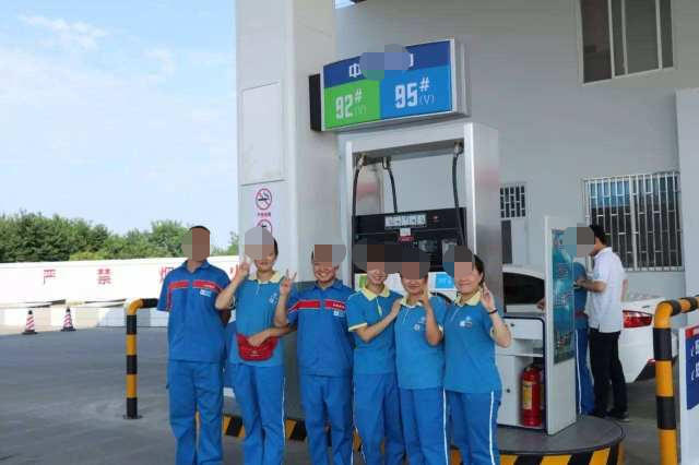 加油站上班工资少为什么有人干,加油站上班的好处和坏处