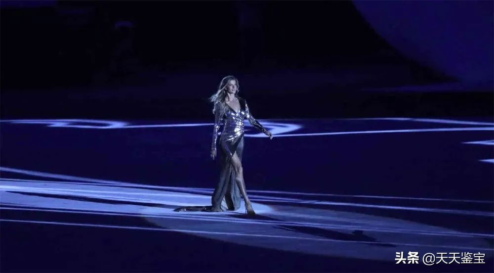 最近火爆的腋下包休闲,最近火爆的腋下包轻奢