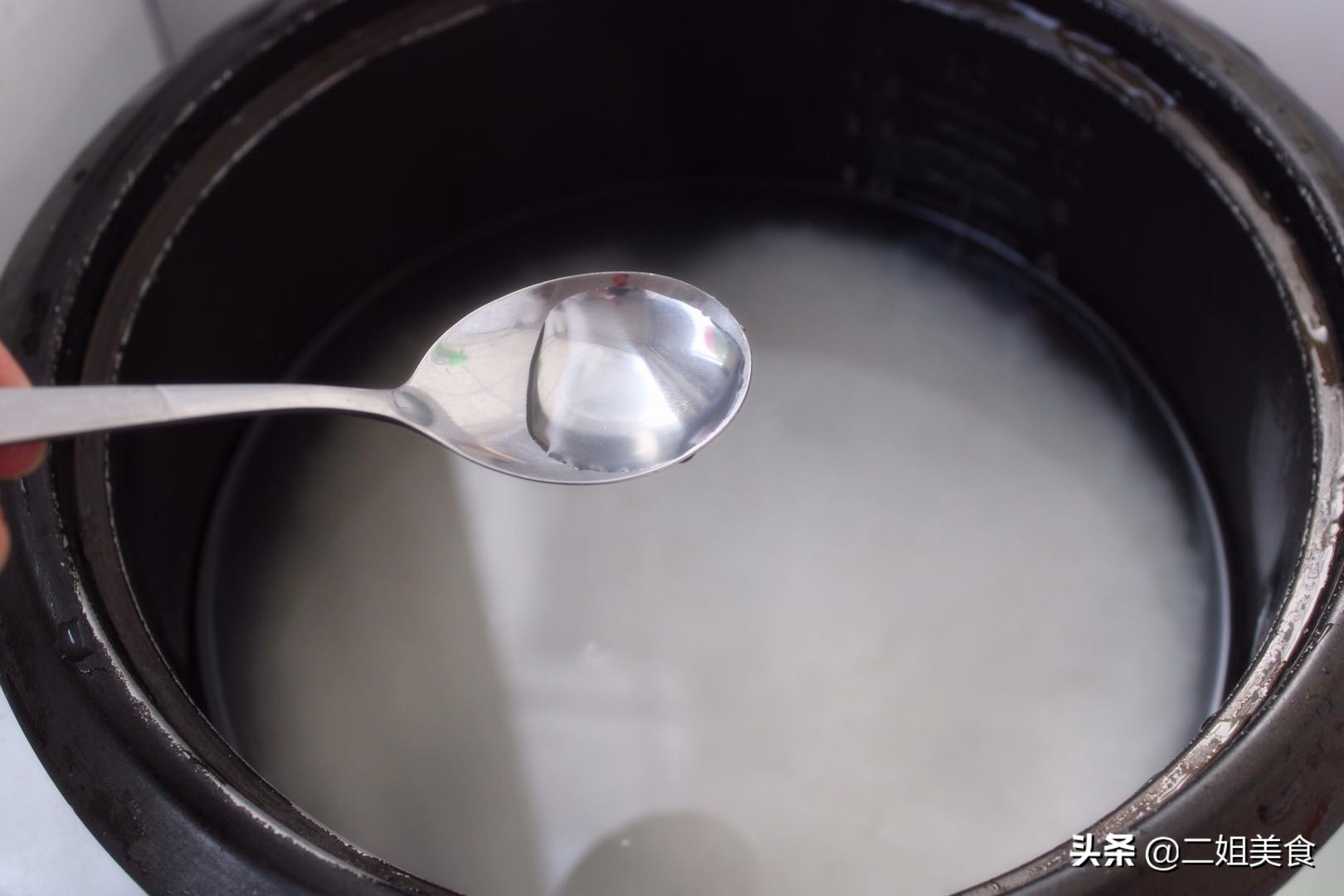 大米怎么蒸米饭又香又软,米饭蒸熟有点发硬怎么办