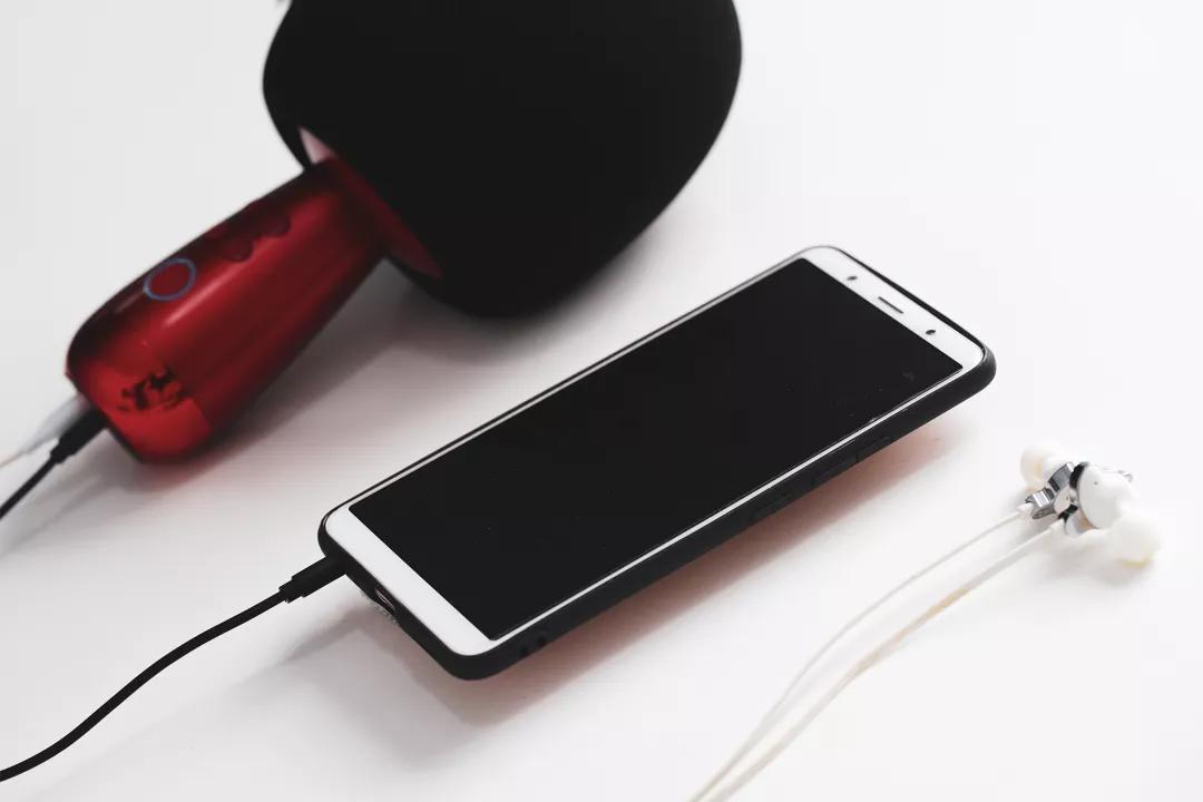 何炅唱吧小巨蛋麦克风,何炅唱吧麦克风