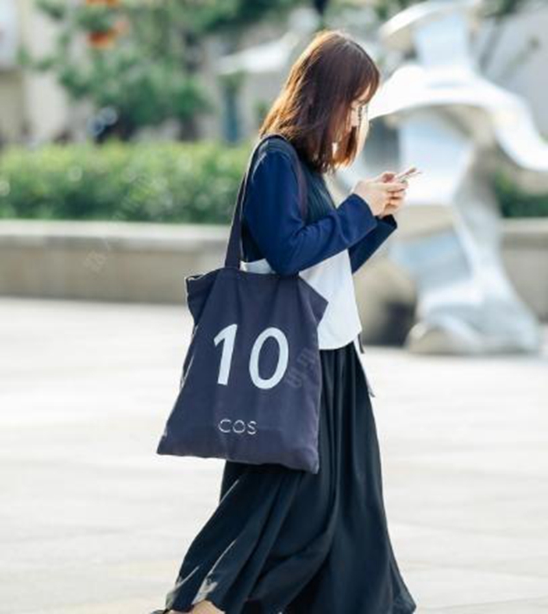 优衣库经典百搭包,优衣库慵懒风包包