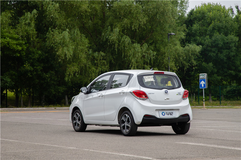 奔奔e-star多少钱值得买,长安奔奔e-star4.98万值得入手吗