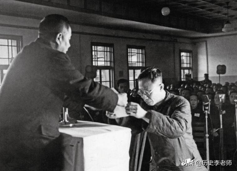 溥仪和李淑贤在游故宫,李淑贤对晚年的溥仪好不好