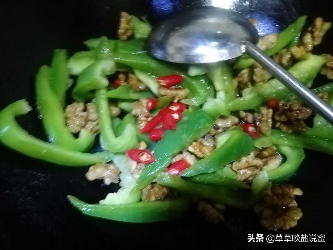 青椒和核桃仁能一起吃吗,冰糖炒核桃仁怎么炒