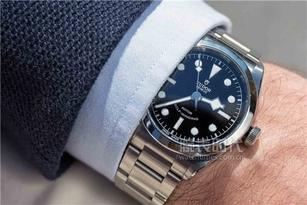 帝舵男士大表盘带钻手表价格,表径36帝舵手表男上手效果