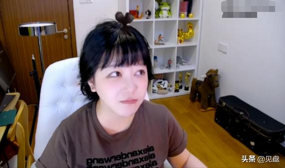 刘飞儿为甜品店研发新品,以身试“毒”上吐下泻