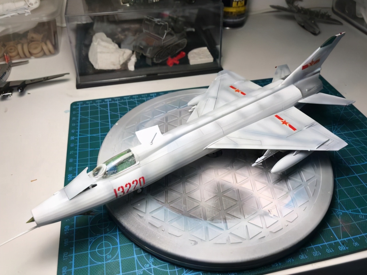 情怀！3D打印制作平头歼8模型，比歼7大一圈，却只带2枚导弹