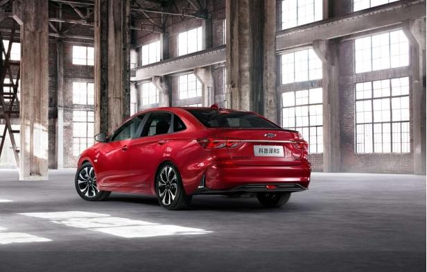 雪佛兰科鲁泽rs-330t轻混三缸20款,雪佛兰科鲁泽22款1.5l自动320悦享