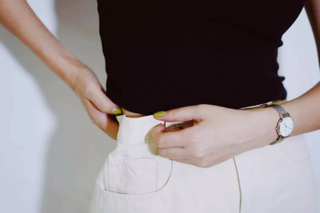 我试了九条白色牛仔裤,这四条太太太好穿了!