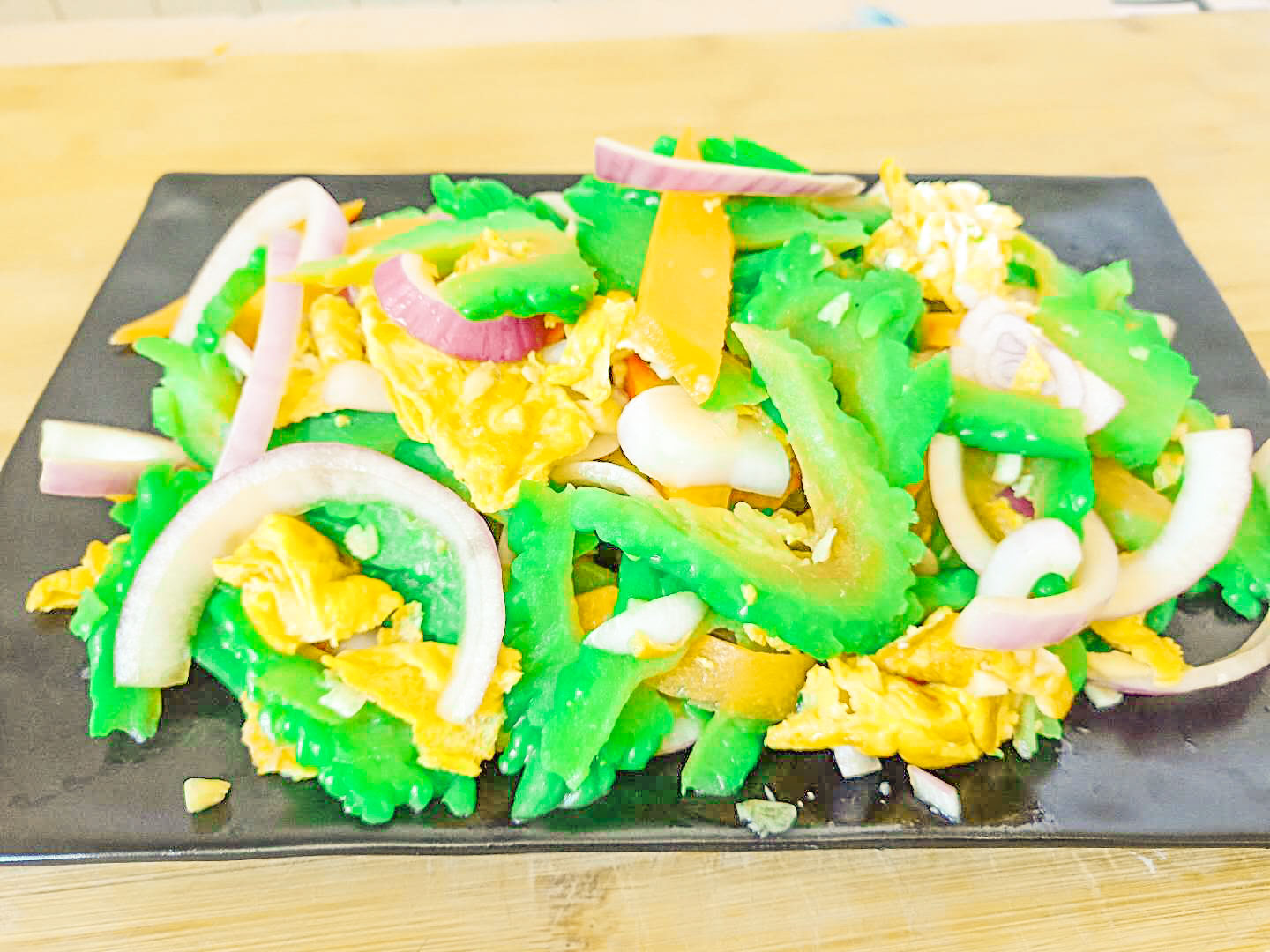 凉拌苦瓜怎么做才不苦又好吃,最简单凉拌苦瓜的最佳做法