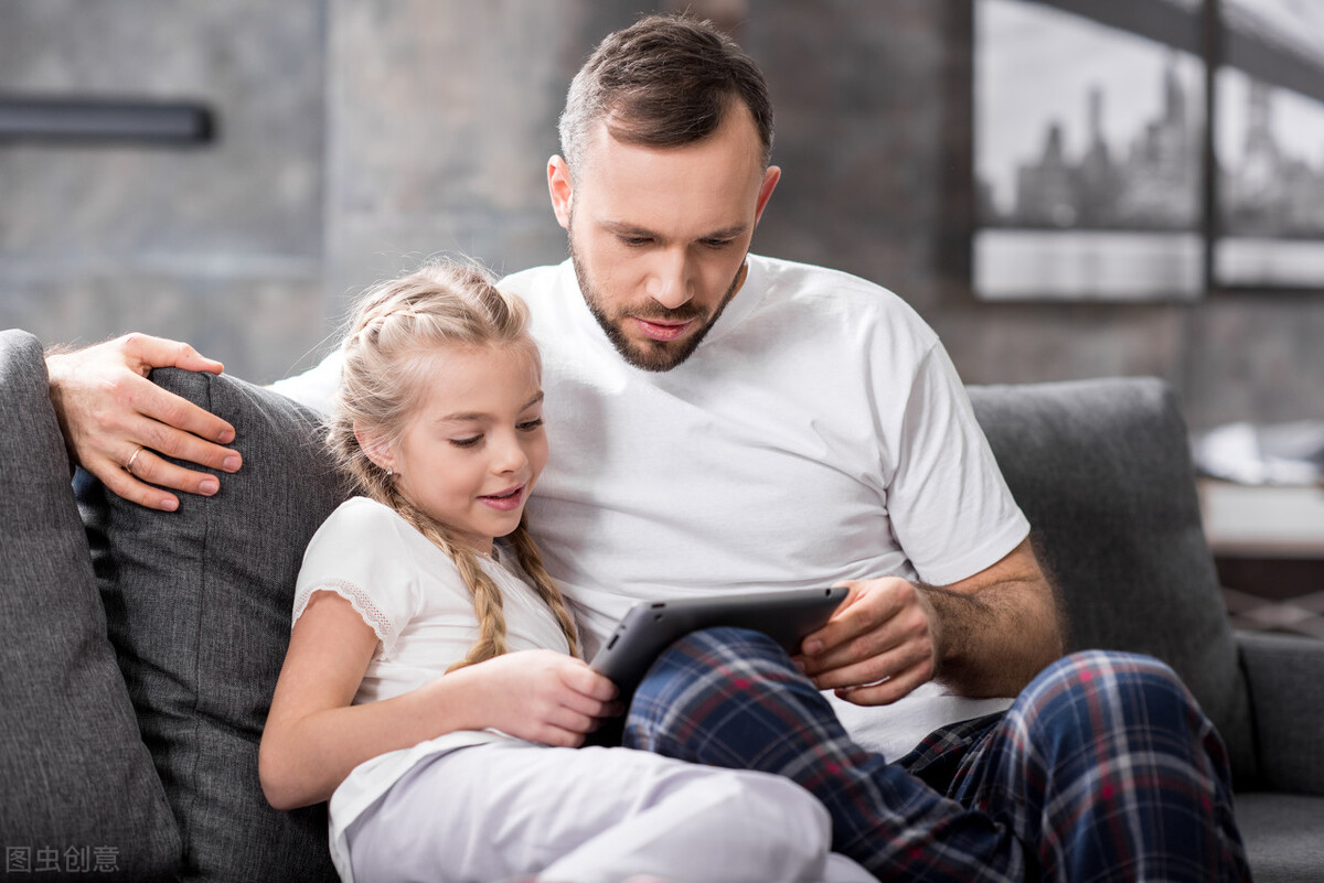 我的爸爸是个酒鬼作文,我的爸爸是个酒鬼英语