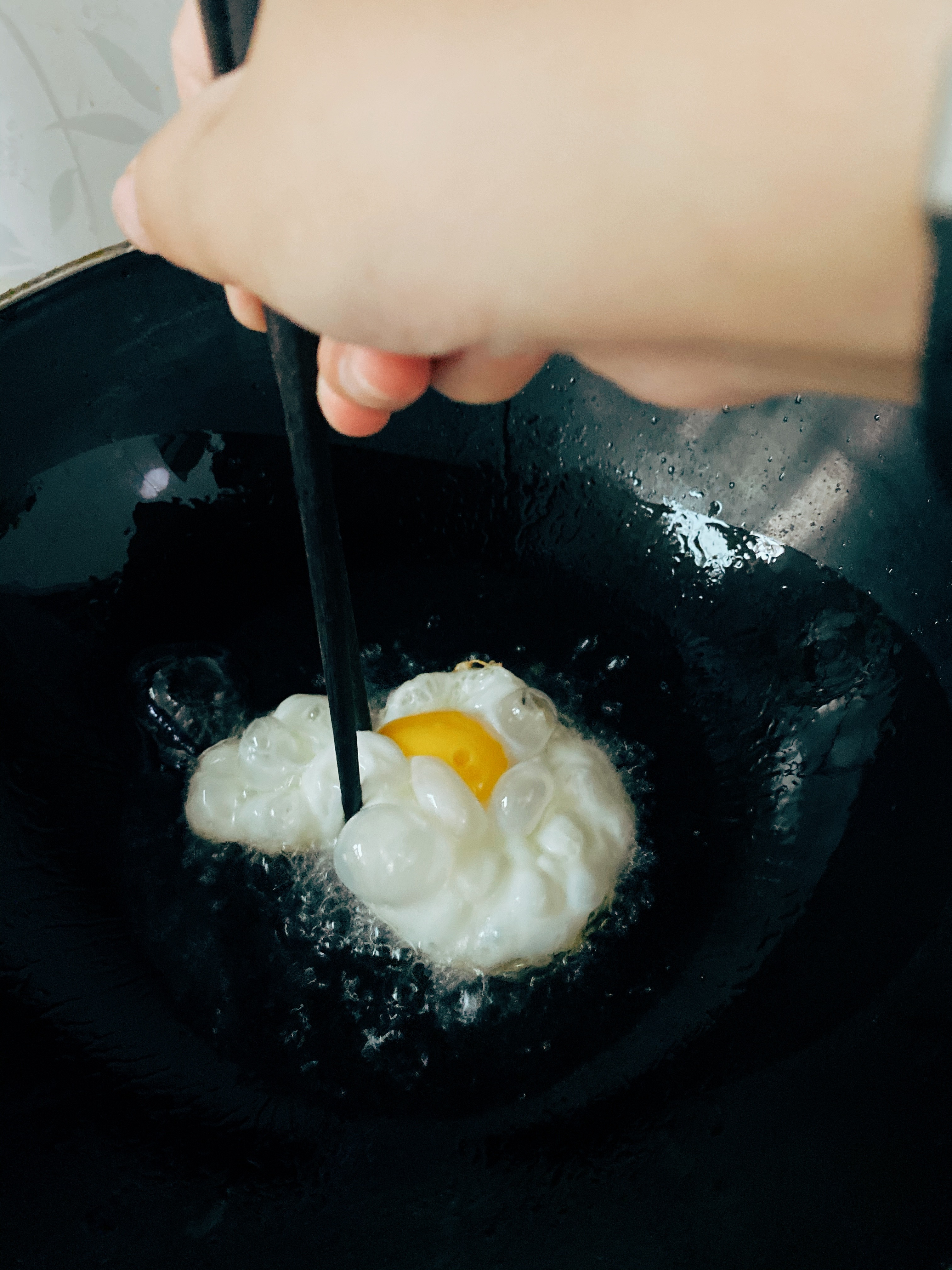 今天才知道什么是真正的荷包蛋，您做的只能叫“煎蛋、太阳蛋”
