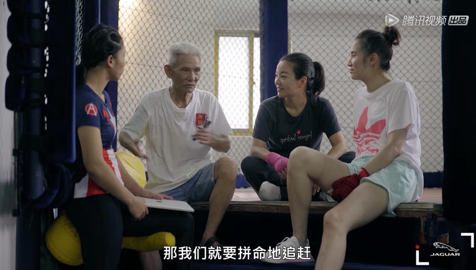 因为家里穷很自卑一直很懂事,家里很穷却又无忧无虑