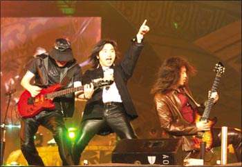 吴彤唱好春光众人反应,吴彤重录好春光