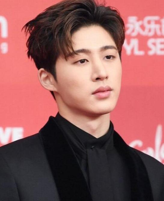 韩团BTOB成员郑镒勋被曝*毒涉**，利用虚拟货币购买，本人已入伍