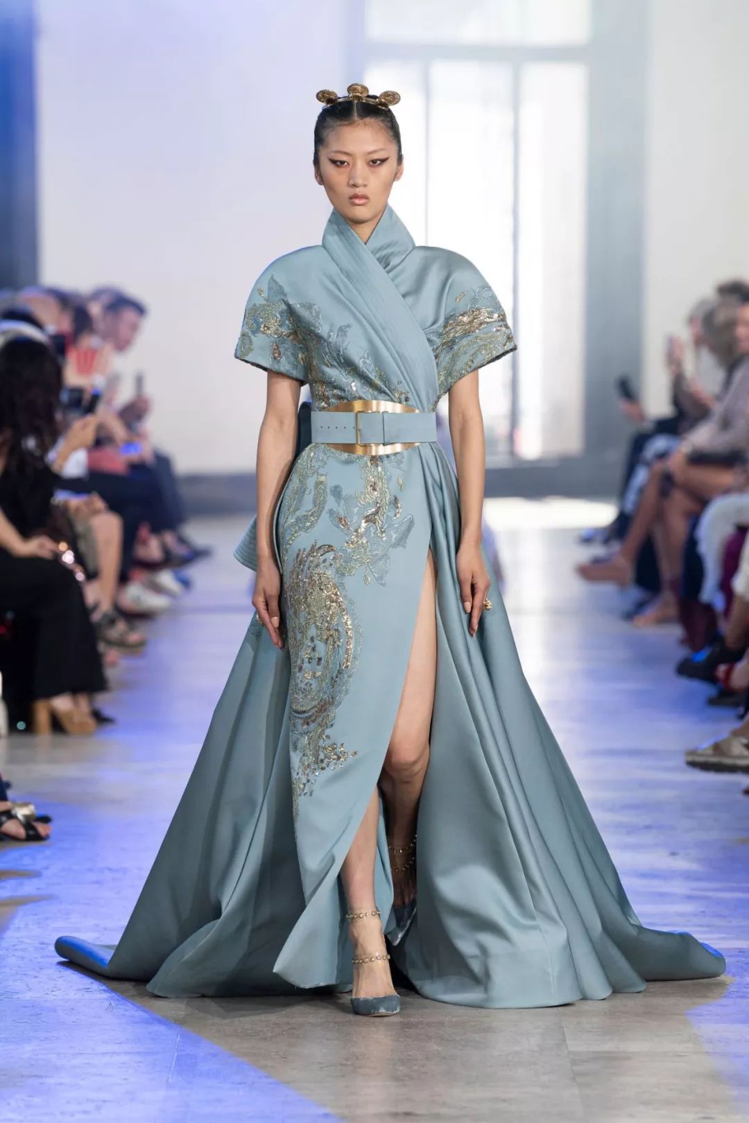 高定eliesaab刘亦菲,eliesaab高定仙女裙