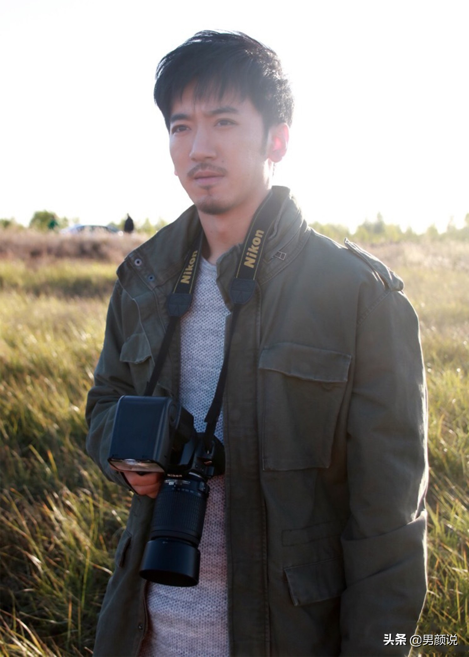 从话剧舞台走出来的雅痞型男,被赞演技精湛,网友却说他丑:无语