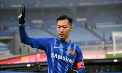 国足球员捐款，5人捐款合计92万，没人超过王霜，加一起不及李铁