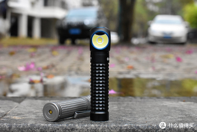 傲雷雷神一代与二代,olight傲雷营地灯评测