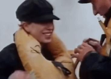 英女王下令封杀50年!王室私生活*片禁**遭泄露,百万人在线吃瓜