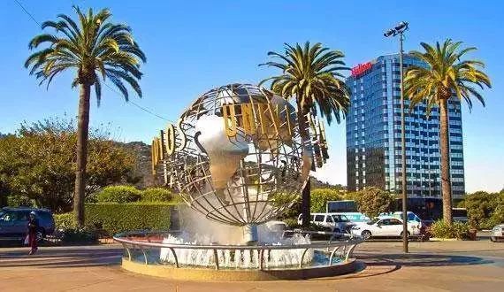 从IP到IP衍生品,主题乐园征服我们的那些“玩具”