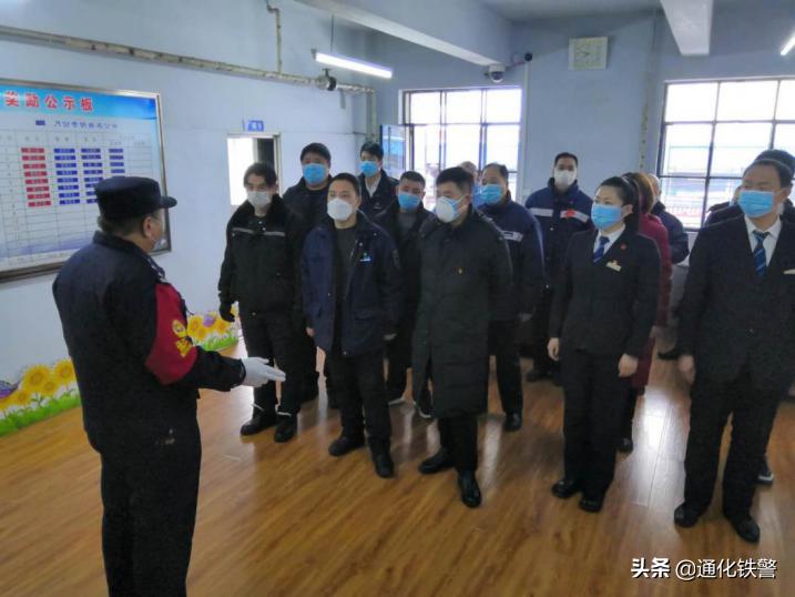 疫情防控民警坚守一线事迹,抗疫一线践行一名公安的初心