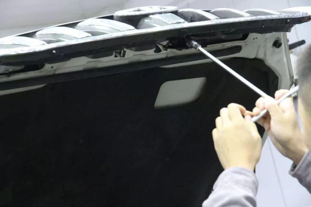 老车翻新：15年后的邂逅，普拉多LC120旧车换新颜，满血复活。