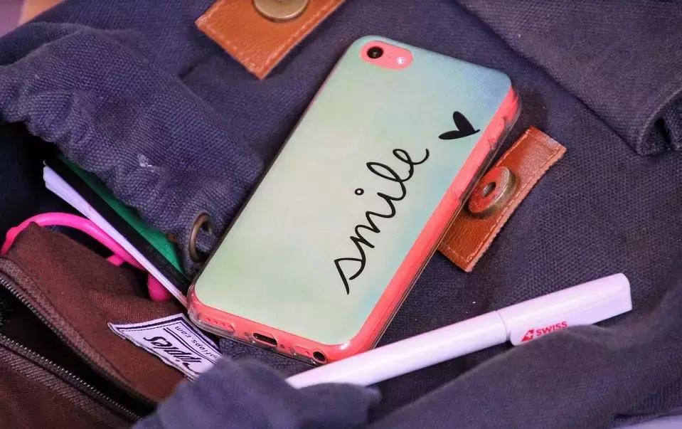 测评|天天摸,时时看,跟着我们选一款安全又耐用的手机保护套