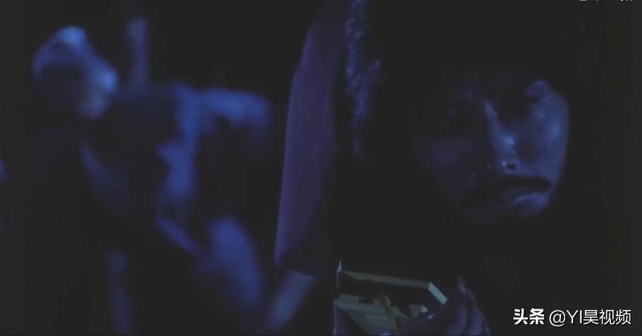 张学友经典喜剧，许冠英搞笑担当，头顶*裤内**斗僵尸《猛鬼差馆》