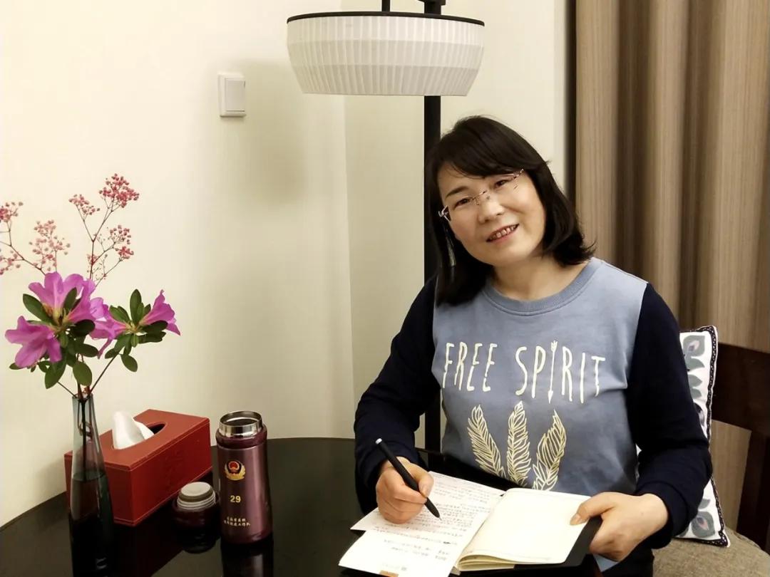 最美逆行者抗击疫情辅警,女警最美逆行者