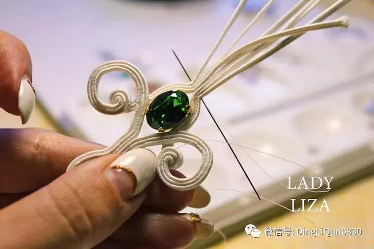 珍珠手工串珠教程,串珠教程简单优雅的s型珍珠耳坠