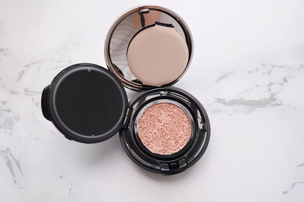 平价滋润保湿气垫可遮毛孔,秋冬气垫推荐混油皮遮毛孔