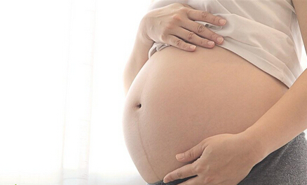 经常感觉胎儿打嗝正常吗,胎儿总是打嗝是消化系统有问题吗