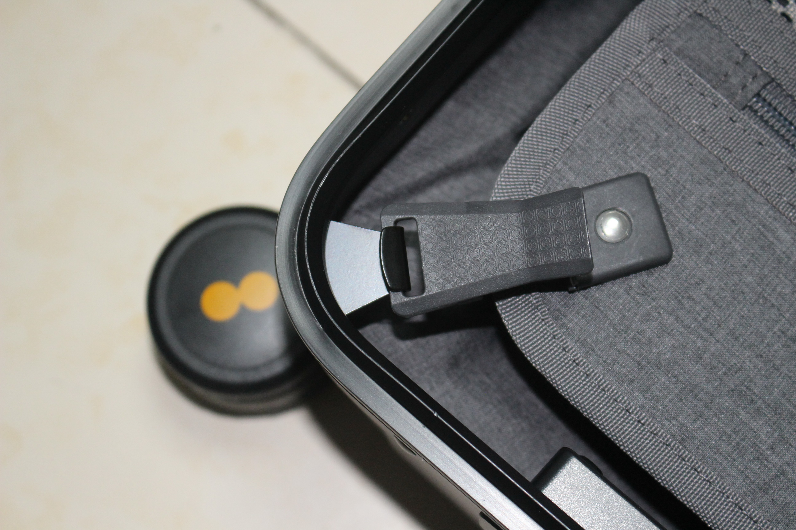 晒个锤子？LEVEL8旅行箱——男士商旅必备