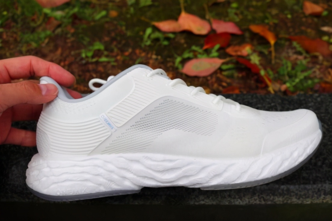 走路轻软跑步双弹颜值时尚，OneMix逍遥游休闲跑鞋实测