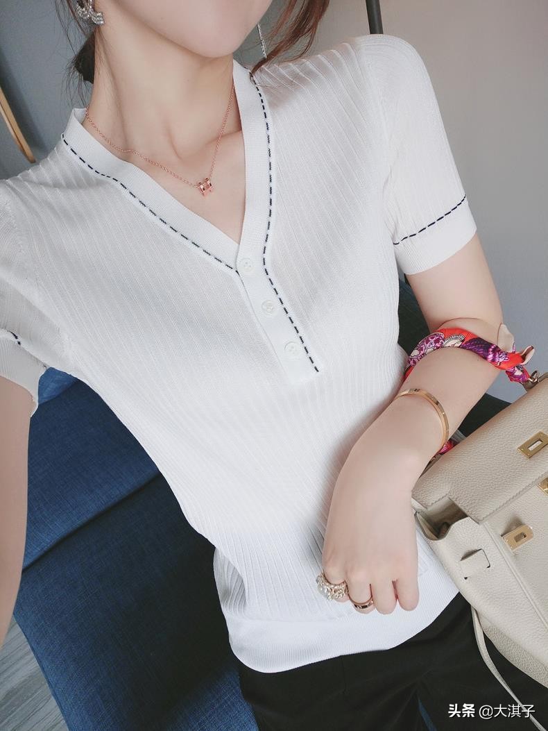 有的t恤特显壮,有一件百搭的t恤