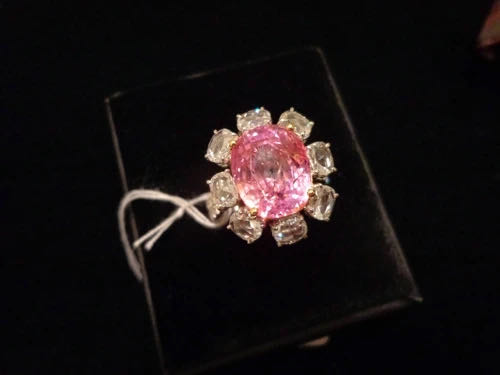 宝石之国帕帕拉恰是什么宝石,帕帕恰拉宝石1克拉多少钱